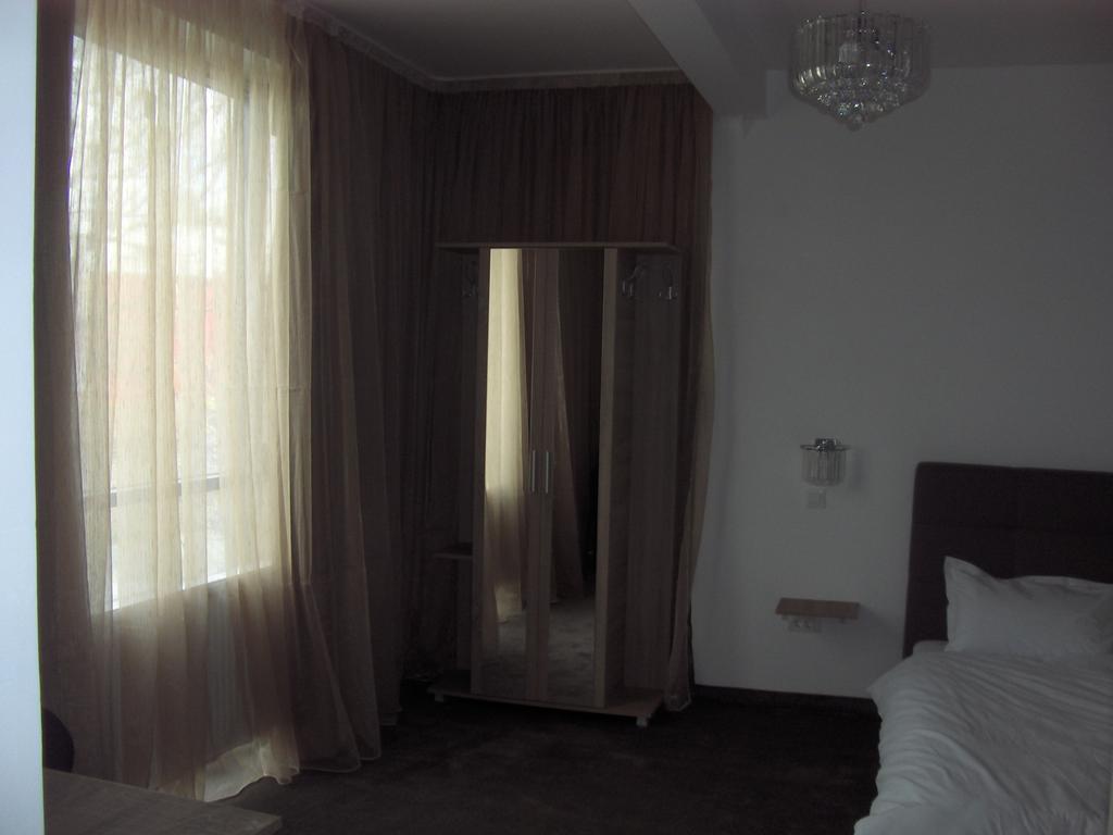 Hotel Vitan273 Бухарест Экстерьер фото