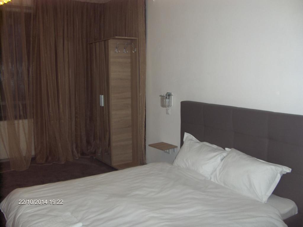 Hotel Vitan273 Бухарест Экстерьер фото